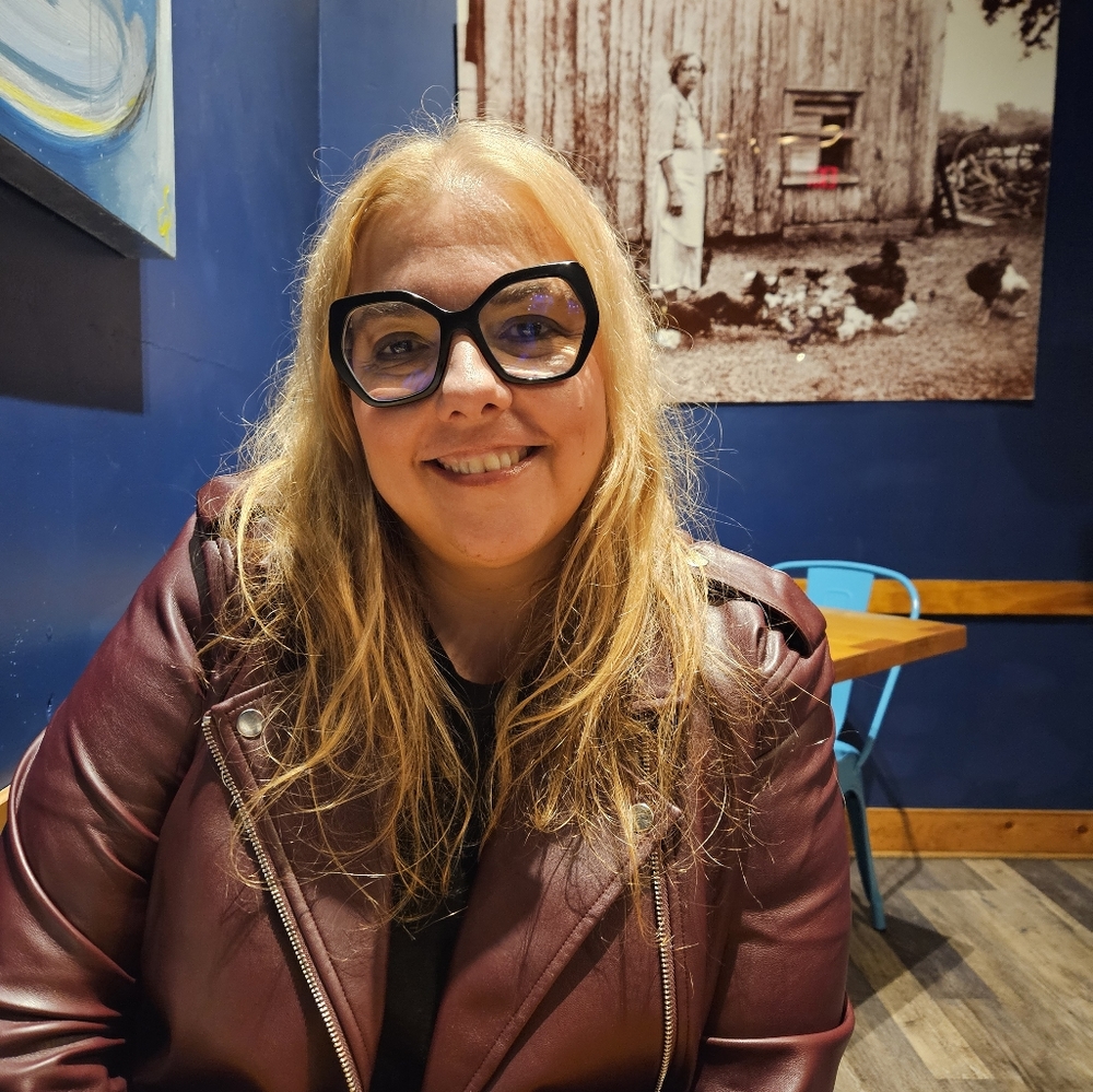 Meet your Posher, Ana